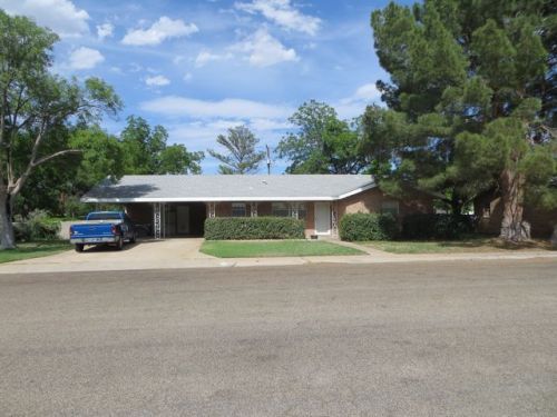 1402 Harry Ave, Monahans, TX 79756-6212