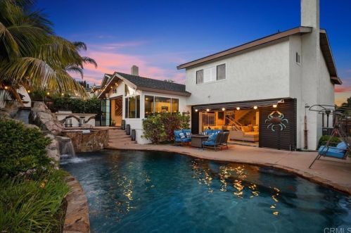 5394 Bloch St, San Diego CA 92122-4015 exterior