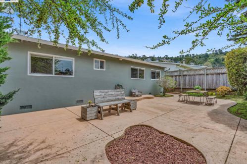 358 Monterey Rd, Pacifica CA  94044-1463 exterior