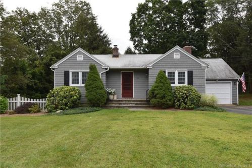 26 Cam Ave, Woodbury, CT 06798-2825
