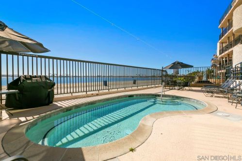 1155 Pacific Beach Dr, San Diego CA  92109-5149 exterior