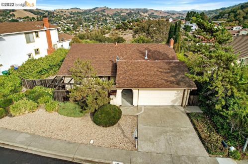 2116 Bluejay Cir, Pinole, CA 94564-1802