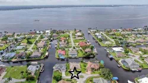 2534 24th Pl, Cape Coral, FL 33904-3314