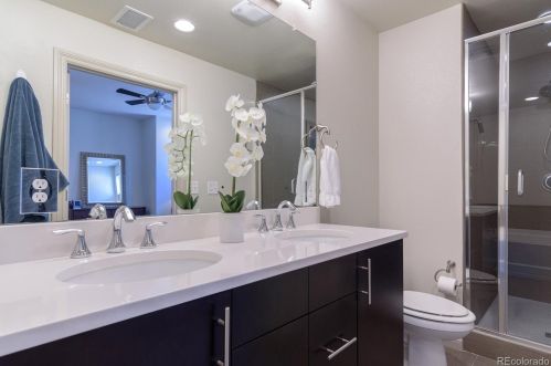 1311 Jackson St, Denver CO 80205-5052 exterior