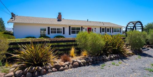 50 Crest Way, Penngrove, CA 94951-8668