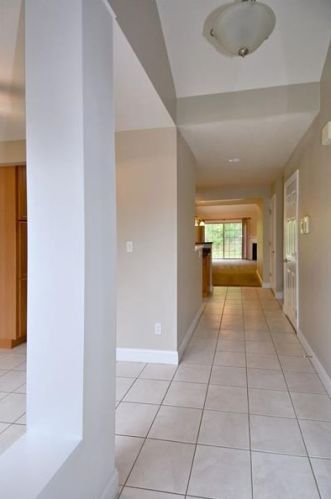 211 Rocky Cir, Noblestown, PA 15071-1733