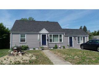 15 Holden St, Warwick, RI 02889-4256