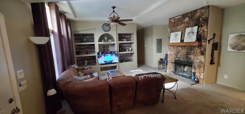 1643 Vly Dr, Mohave Valley AZ  86440-8583 exterior