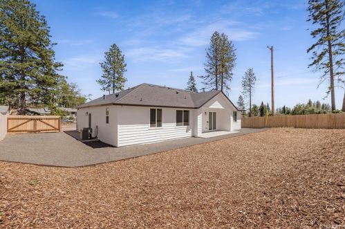 6081 Maxwood Dr, Paradise CA  95969-4348 exterior
