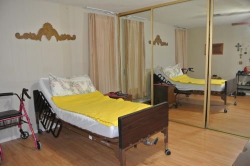 194 La Paloma Dr, Lodi CA  95240-0711 exterior