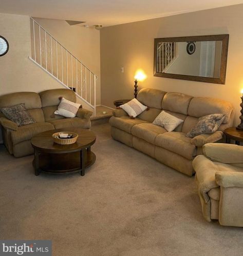 3044 Harbour Dr, Palmyra, NJ 08065-2206