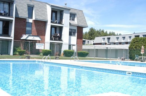 5 Roedean Dr, Nashua NH  03063-5015 exterior
