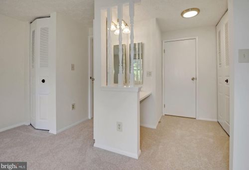 2853 Middleboro Dr, Falls Church VA  22042-4403 exterior