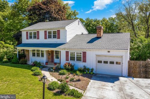 10 Cypress Pl, Camp Hill, PA 17011-8301