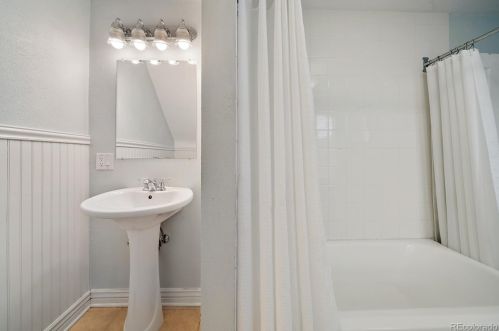 800 Franklin St, Denver CO 80205-3324 exterior