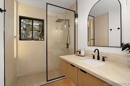 1855 Reed Ave, San Diego CA  92109-5446 exterior