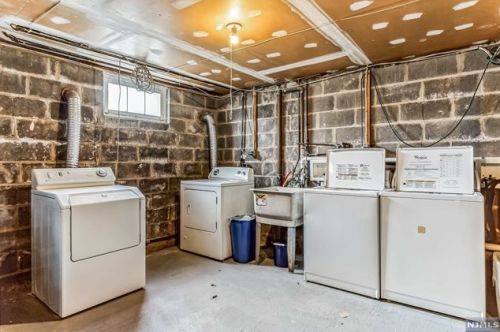 24 Un Ave, Nutley NJ  07110-3325 exterior