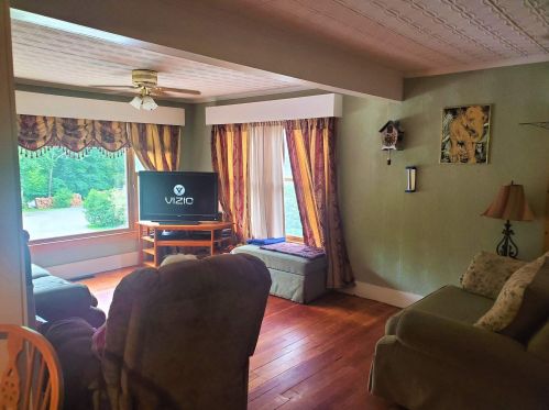 18 Chase Pl, Keene NH  03431-2702 exterior