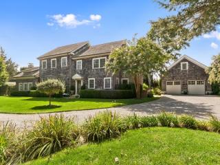 674 Lumber Ln, Bridgehampton, NY