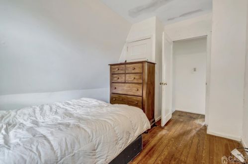 30 Freeman St, Woodbridge NJ  07095-3423 exterior