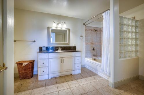 951 Crystal Oak Pl, Newcastle CA  95658-9405 exterior