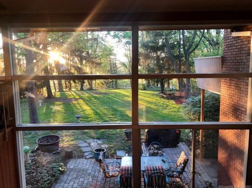 180 Long Hill Rd, Wallingford CT  06492-4934 exterior