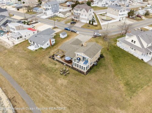 1600 Bch Blvd, Lacey NJ  08731-5031 exterior