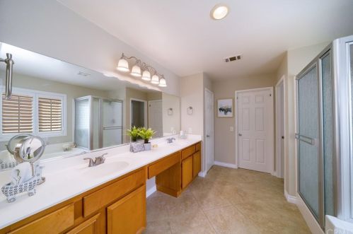 46438 Vianne Ct, Temecula CA  92592-3328 exterior