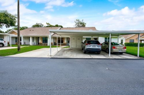 10712 Laquinta Dr, New Port Richey, FL 34654-6117