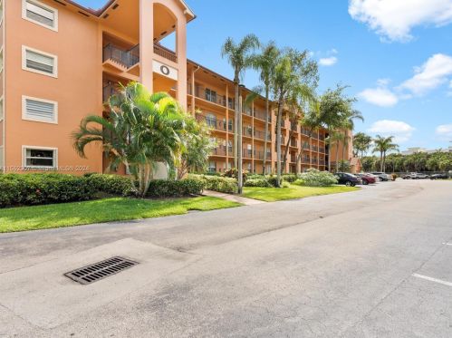 571 142nd Ave, Hollywood, FL 33027-1526