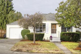 3242 98th St, Seattle, WA 98115-2538