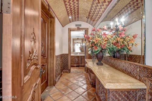 41 Biltmore Est, Phoenix AZ 85016-2819 exterior