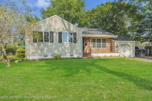15 Arno St, Oakhurst NJ  07755-1001 exterior