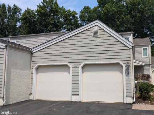 521 Portsmouth Ct, Gardenville, PA