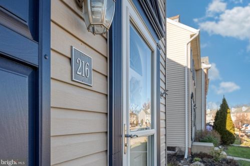 216 Heatherwood Dr, Ephrata PA  17522-2657 exterior