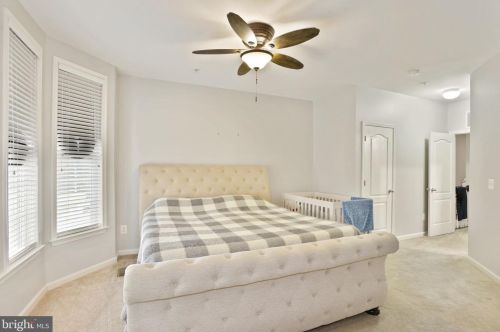 19179 Winmeade Dr, Leesburg VA  20176-6514 exterior