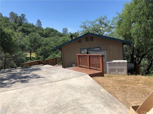 2675 Tree Trap Rd, Lake Nacimiento, CA 93426-9649