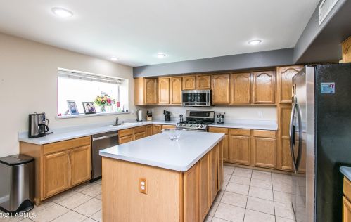 1434 Spur Ave, Gilbert AZ  85296-1946 exterior