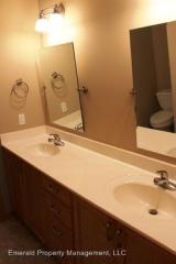 502 Stone Pointe Dr, Manhattan KS  66503-0342 exterior