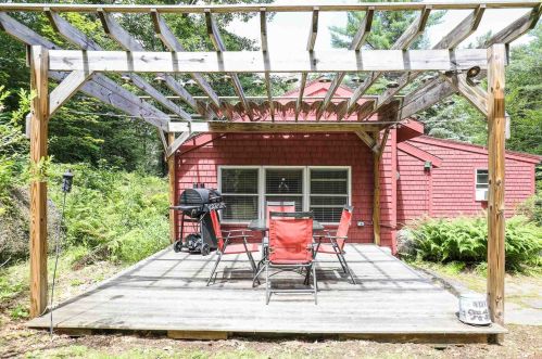 756 Bog Rd, Hillsboro NH  03244-4449 exterior