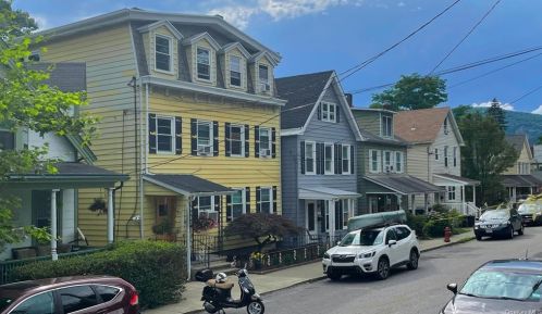 15 Church St, Nelsonville, NY 10516-2850