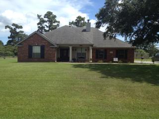 2062 Red Oak Forest Ln, Sulphur, LA 70665-4404