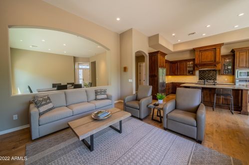 15549 Cactus Dr, Scottsdale AZ 85268-3166 exterior