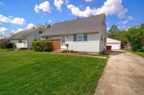 4319 Maplegrove Dr, Darbydale, OH 43123-3514