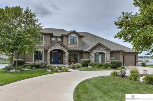 11902 173rd Cir, Bennington, NE 68007-5713