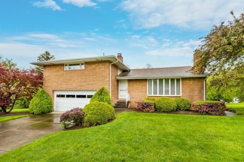 204 Grandview Dr, Canonsburg, PA 15317-3035