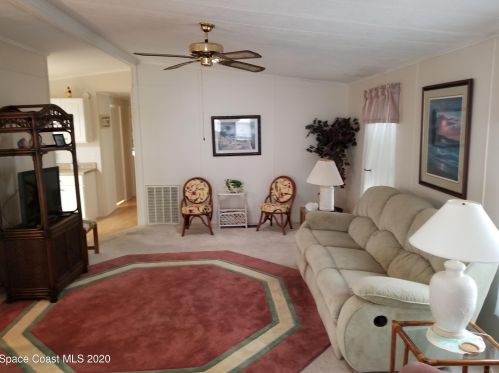 513 Seagull Dr, Sebastian, FL 32976-7808