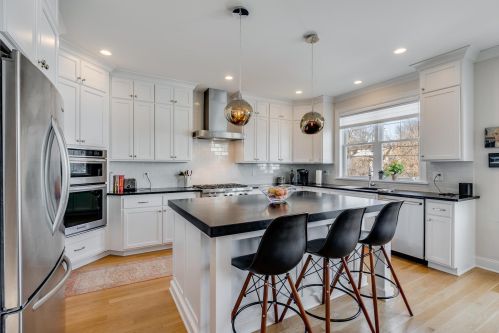 3917 Ewing Ave, Minneapolis MN 55410-1053 exterior