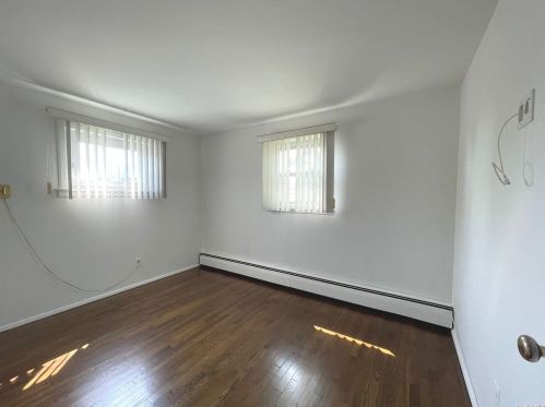 338 Wicks Ave, Babylon NY  11703-1511 exterior