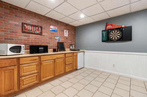 2960 Wynridge Dr, Darbydale OH  43123-8706 exterior